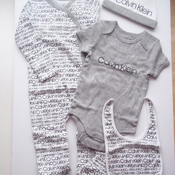 Calvin Klein Other - Calvin Klein Unisex 4 Pc Boxed Layette Set 6-12 M